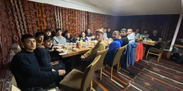 alucra-gazetesi-alucra-haberleri-giresun-haberleri-almeder-iftar-yemegi-verdi
