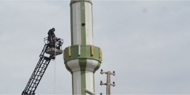 alucra-gazetesi-alucra-haberleri-giresun-haberleri-son-dakika-deprem-hasari-goren-minare-yikildi-yikim