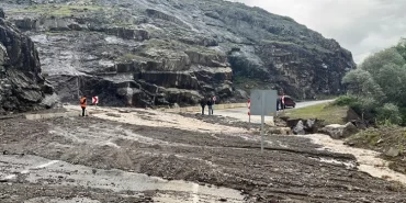 alucra-gazetesi-alucra-haberleri-giresun-haberleri-alucra-sebinkarahisar-yolu-ulasıma-kapandi