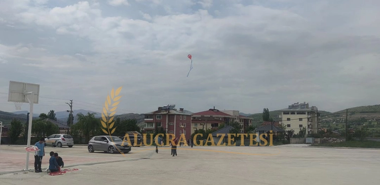 alucra gazetesi alucra haberleri giresun haberleri ucurtma senligi 3 Alucra, Alucra Gazetesi, Alucra Haberleri