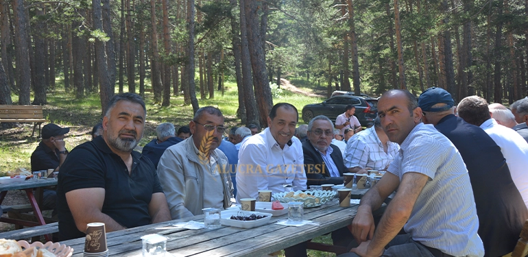 alucra gazetesi alucra haberleri giresun haberleri alucra vakfi bulusmasi dolu dolu gecti 7 Alucra, Alucra Gazetesi, Alucra Haberleri