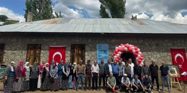 alucra-gazetesi-alucra-haberleri-giresun-haberleri-armutlu-koyunde-resim-sergisi