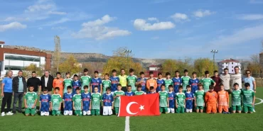 alucra-gazetesi-alucra-haberleri-giresun-haberleri-alucraspor-u14-takimi-macinda-harika-goruntuler