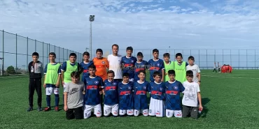 alucra-gazetesi-alucra-haberleri-giresun-haberleri-alucraspor-u14takimi-her-gecen-gun-daha-iyiye
