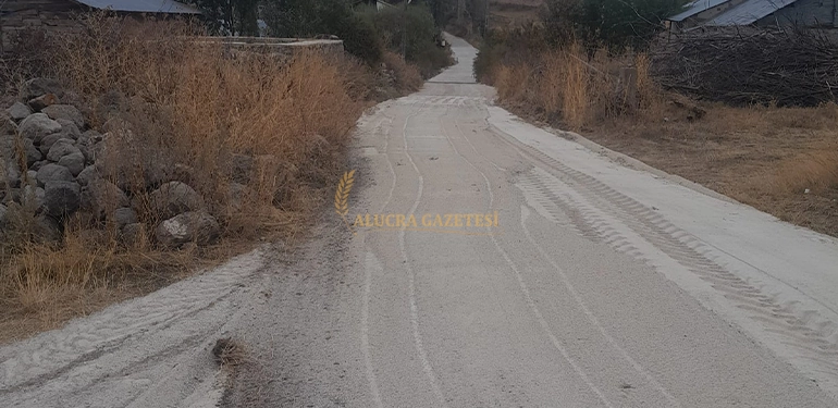 alucra gazetesi alucra haberleri giresun haberleri hacili koyu yollari parke taslari ile yapiliyor 3 Alucra, Alucra Gazetesi, Alucra Haberleri