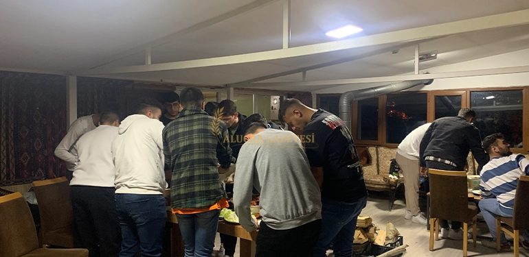 alucra gazetesi alucra haberleri giresun haberleri ogrencilere cig kofteli etkinlik 3 Alucra, Alucra Gazetesi, Alucra Haberleri