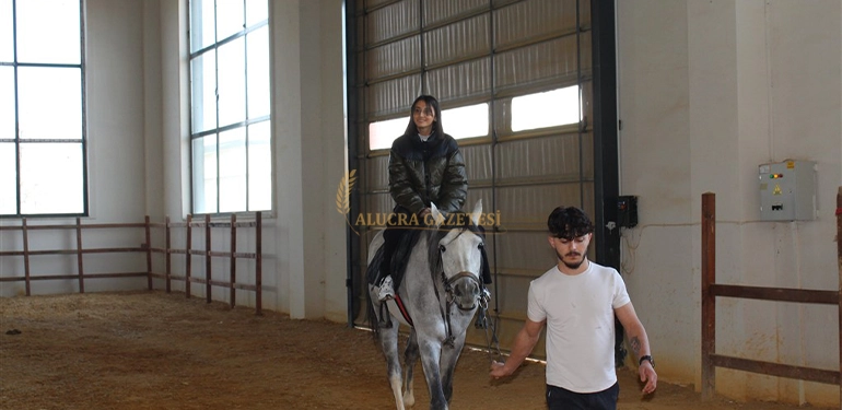 alucra gazetesi alucra haberleri giresun haberleri alucraturan bulutcu myo sivasa egitim gezisine gitti 5 Alucra, Alucra Gazetesi, Alucra Haberleri