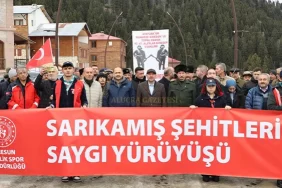 alucra-gazetesi-alucra-haberleri-giresun-haberleri-giresunsarikamis-sehitleri-icin-yurudu