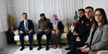 kaymakam-ejder-sahin-sehit-annelerini-ziyaret-etti