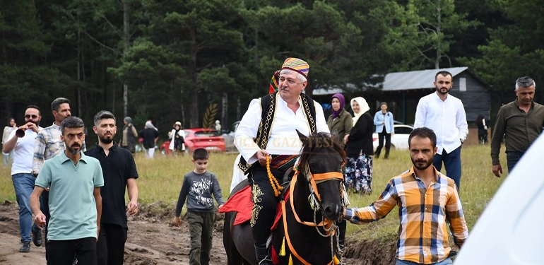 akcicek koyu 2 kilim festivali cosku ile icra edildi 3 Alucra, Alucra Gazetesi, Alucra Haberleri