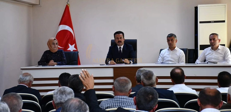 alucrada muhtarlar toplantisi yapildi.webp 3 Alucra, Alucra Gazetesi, Alucra Haberleri