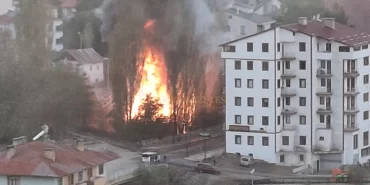 alucrada-feci-yangin-dumanlar-gokyuzunu-sardi