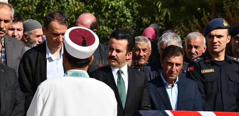 alucrali sehit annesi hanife demirci son yolculuguna ugurlandi 3 Alucra, Alucra Gazetesi, Alucra Haberleri