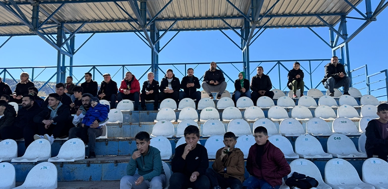 alucraspor evinde 3 puani 3 golle aldi 4 Alucra, Alucra Gazetesi, Alucra Haberleri