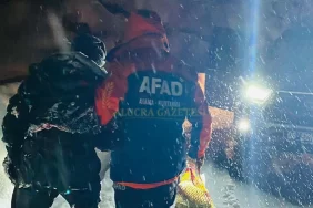 kumbet-yolunda-yasli-adam-son-anda-kurtarildi