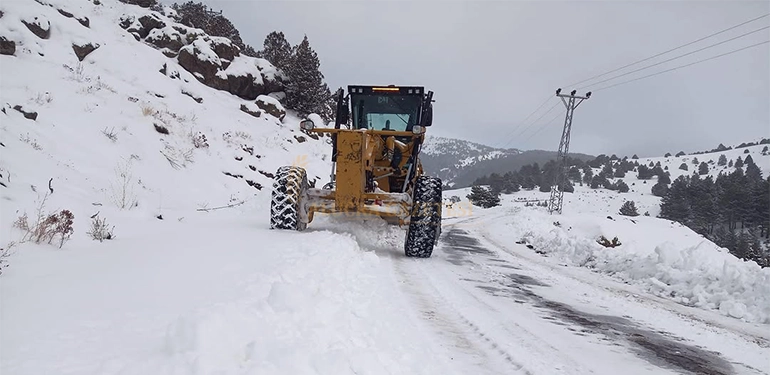 yogun kar yagisi sonrasi alucrada 34 koy yolu kapandi 3 Alucra, Alucra Gazetesi, Alucra Haberleri