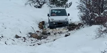 kar-ve-buzlanma-yesilyurt-koyunde-kazaya-neden-oldu