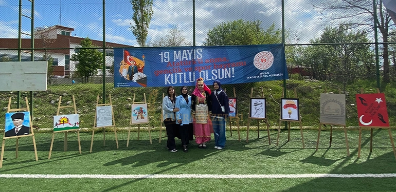 alucrada bu yilda 19 mayis coskuyla kutlandi 12 Alucra, Alucra Gazetesi, Alucra Haberleri