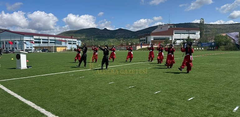 alucrada bu yilda 19 mayis coskuyla kutlandi 5 Alucra, Alucra Gazetesi, Alucra Haberleri