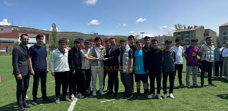 alucrada bu yilda 19 mayis coskuyla kutlandi 8 Alucra, Alucra Gazetesi, Alucra Haberleri