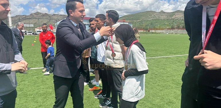 alucrada bu yilda 19 mayis coskuyla kutlandi 9 Alucra, Alucra Gazetesi, Alucra Haberleri