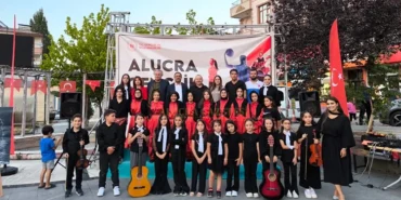 alucra-genclik-kurslari-yeteneklerini-sergiledi