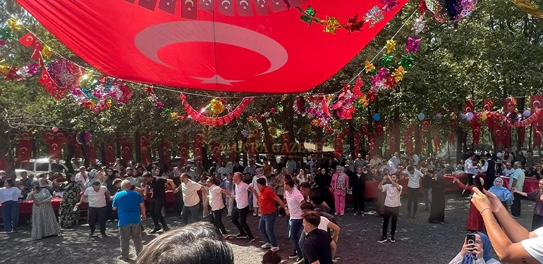 kokluce fest istanbulu salladi 3 Alucra, Alucra Gazetesi, Alucra Haberleri